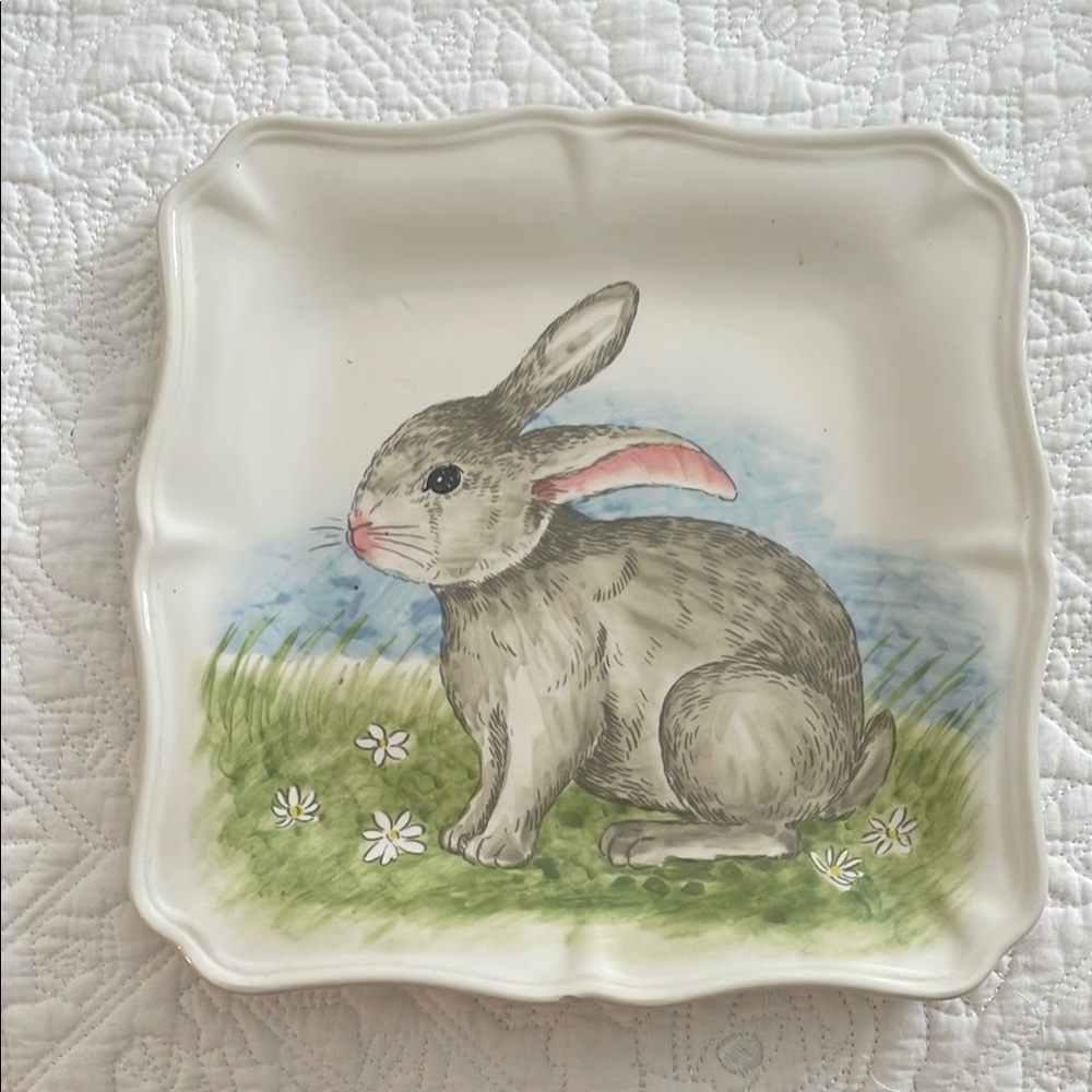Charming Rabbit Design Decorative Plate